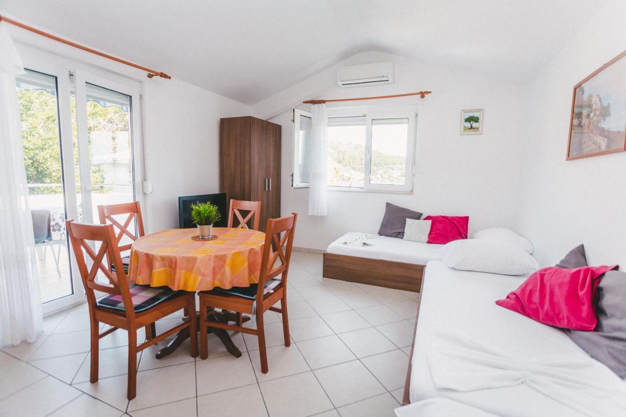 Apartmani Males Rogoznica  Zewnętrze zdjęcie